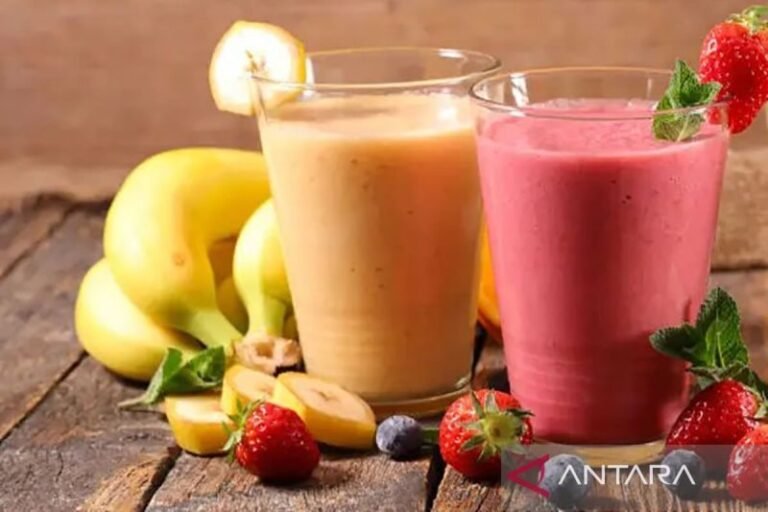 Jus Stroberi dan Pisang: Minuman Sehat yang Mudah Dibuat di Rumah